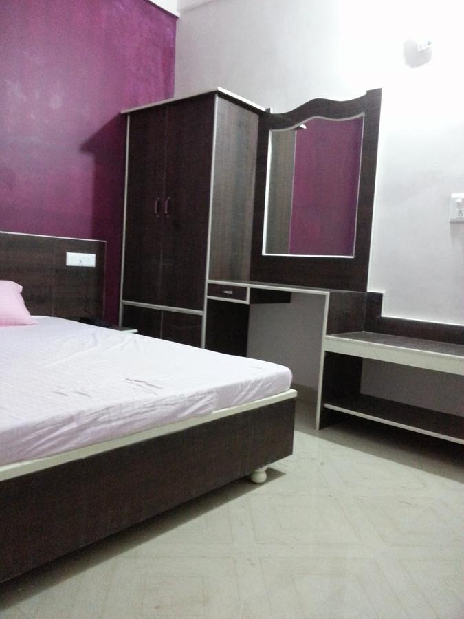 Hotel Sanchita Palace Forbesganj エクステリア 写真