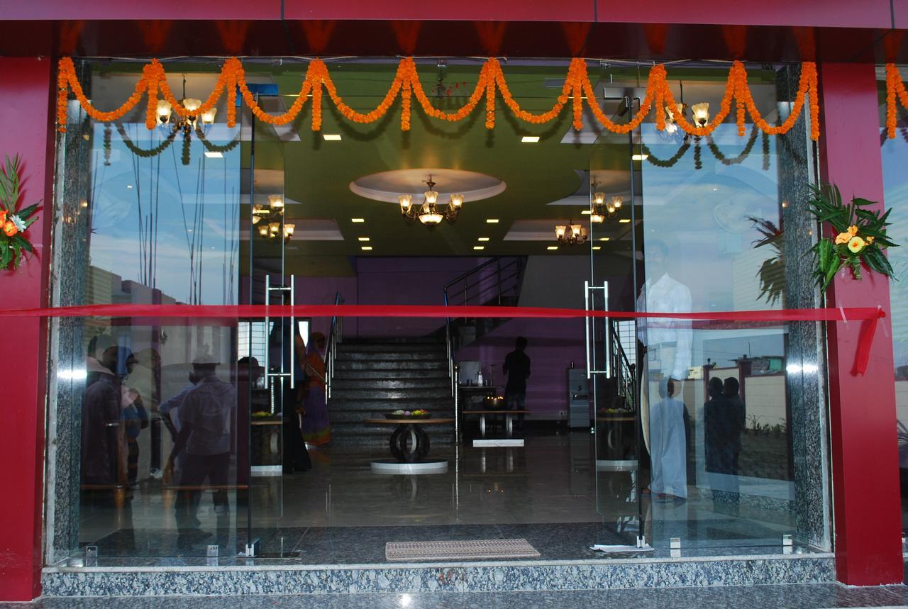 Hotel Sanchita Palace Forbesganj エクステリア 写真